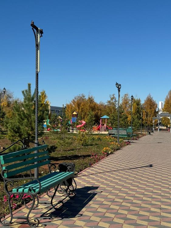 Замена скамеек паркового освещения центральном парке