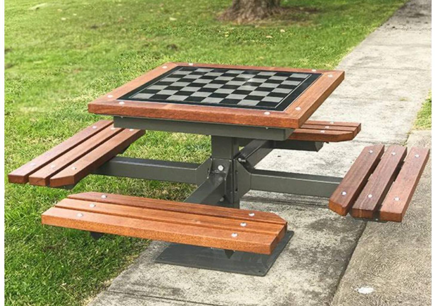 Комплексное благоустройство территории
Цель проекта:
Создание комфортного и эстетически привлекательного городского пространства, а также развитие творческого потенциала и самореализации среди талантливого населения.
Задачи проекта:
1.	Проведение работ по озеленению территории: высадка деревьев и кустарников, устройство газонов и цветников.
2.	Обустройство пешеходных дорожек и системы уличного освещения.
3.	Установка малых архитектурных форм: скамеек, урн, навесов и других элементов благоустройства.
4.	Создание функциональных общественных пространств:
Арт-объекты, отражающие культурную идентичность территории и города;
Зона для открытых перформансов и уличных выступлений;
Игровые и рекреационные площадки для разных возрастных групп.
5.	Повышение вовлечённости местных жителей в культурную и общественную жизнь через организацию творческих мероприятий на благоустроенной территории. 


