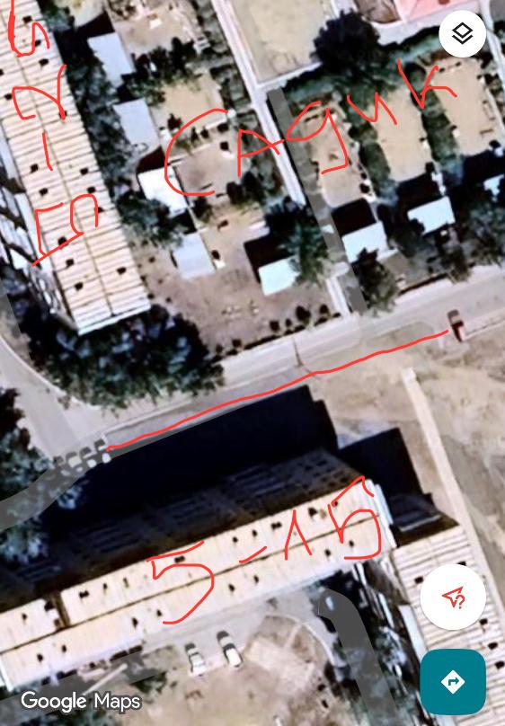 Парковка сзади дома 5-15