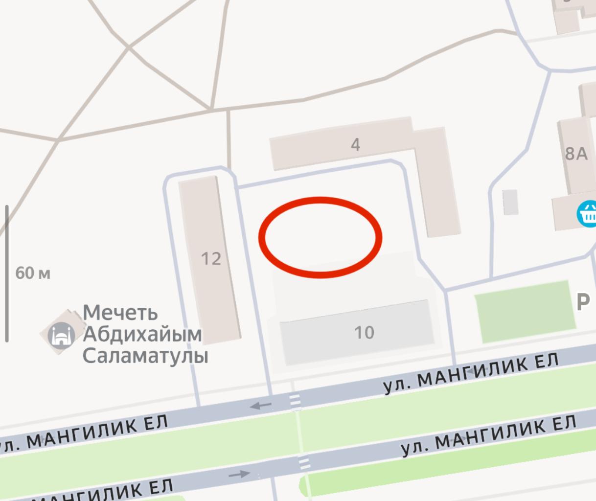 Современная многофункциональная детская площадка, которая будет не только местом для игр, но и зоной общения, развития и отдыха для разных возрастов.

🔹 Зоны площадки

1. Зона для малышей (1–4 года)
	•	Низкие горки (до 1,2 м).
	•	Домики и игровые панели. 
	•	Качели с безопасным сиденьем.
	•	Песочница с навесом от солнца.

2. Зона для детей 5–12 лет
	•	Высокая горка-труба.
	•	Канатные лазалки и сетки («паутинка»).
	•	Балансиры и качалки.

3. Подростковая зона
	•	Спортивные тренажёры (турники, рукоход).
	•	Трасса для самокатов (асфальтовая или прорезиненная дорожка).
	•	Верёвочный лаз.

4. Зона отдыха родителей
	•	Лавочки с навесами.
	•	Озеленение: деревья и кустарники, вертикальное озеленение на ограждениях.
	•	Уличные светильники. 

🔹 Дополнительные элементы
	•	Питьевой фонтанчик.
	•	Урны для раздельного сбора мусора.
	•	Информационный стенд (правила поведения на площадке).


🔹 Визуальная идея
	•	Стиль: урбан + эко.
	•	Цвета: сочные акценты (жёлтый, бирюзовый, лаймовый) на фоне спокойных серых и зелёных оттенков. 

📌 Такой проект будет не только радовать детей, но и станет точкой притяжения для всего двора. площадка, которая будет не только местом для игр, но и зоной общения, развития и отдыха для разных возрастов.

🔹 Зоны площадки

1. Зона для малышей (1–4 года)
	•	Низкие горки (до 1,2 м).
	•	Домики и игровые панели. 
	•	Качели с безопасным сиденьем.
	•	Песочница с навесом от солнца.

2. Зона для детей 5–12 лет
	•	Высокая горка-труба.
	•	Канатные лазалки и сетки («паутинка»).
	•	Балансиры и качалки.

3. Подростковая зона
	•	Спортивные тренажёры (турники, рукоход).
	•	Трасса для самокатов (асфальтовая или прорезиненная дорожка).
	•	Верёвочный лаз.

4. Зона отдыха родителей
	•	Лавочки с навесами.
	•	Озеленение: деревья и кустарники, вертикальное озеленение на ограждениях.
	•	Уличные светильники. 

🔹 Дополнительные элементы
	•	Питьевой фонтанчик.
	•	Урны для раздельного сбора мусора.
	•	Информационный стенд (правила поведения на площадке).


🔹 Визуальная идея
	•	Стиль: урбан + эко.
	•	Цвета: сочные акценты (жёлтый, бирюзовый, лаймовый) на фоне спокойных серых и зелёных оттенков. 

📌 Такой проект будет не только радовать детей, но и станет точкой притяжения для всего двора.